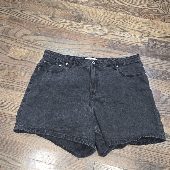 Abercrombie & Fitch Pants - Abercrombie & Fitch the loose short High Rise Curve Love Faded Black Size 18 /34